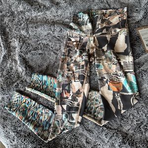 Niyama Sol Abstract Patterned Leggings - Multicolor Jett size Small NWT